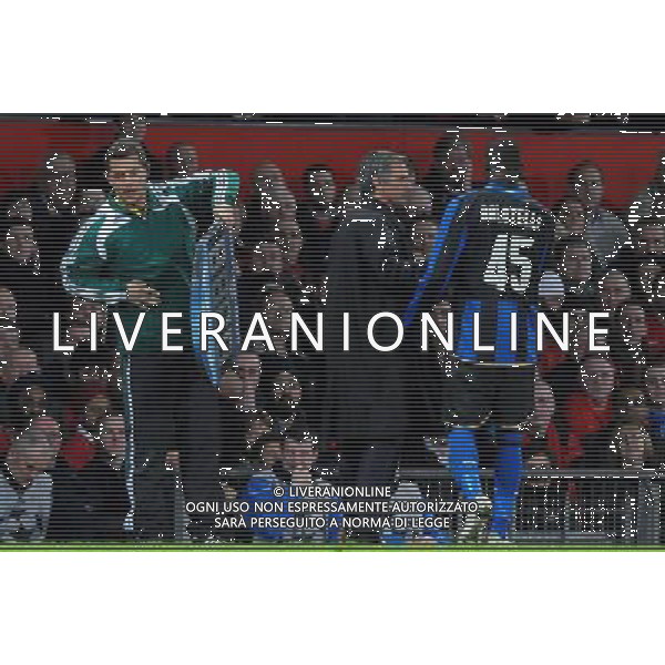 Champions League 2008/2009 Ottavi di Finale - Ritorno Manchester - 11.03.2009 Manchester United-Inter Nella Foto:MOURINHO CONSOLA BALOTELLI /Ph.Vitez-Ag. Aldo Liverani