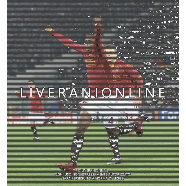 Roma - 11/03/2009 - Stadio Olimpico - Uefa Champions League 2008/2009 - Ottavi di finale ritorno - Roma Vs Arsenal - nella foto: Silveria Dos Santos JUAN esulta dopo il gol ph. Corradetti / ag. Aldo Liverani Sas