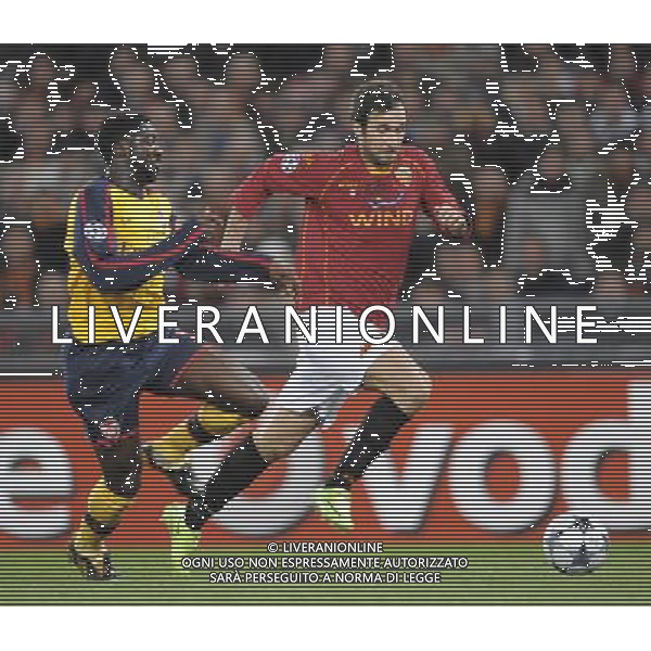Roma - 11/03/2009 - Stadio Olimpico - Uefa Champions League 2008/2009 - Ottavi di finale ritorno - Roma Vs Arsenal - nella foto: Mirko VUCINIC e Kolo TourŽ ph. Corradetti / ag. Aldo Liverani Sas