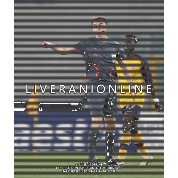 Roma - 11/03/2009 - Stadio Olimpico - Uefa Champions League 2008/2009 - Ottavi di finale ritorno - Roma Vs Arsenal - nella foto: L\'arbitro Manuel Enrique Mejuto Gonzˆlez ph. Corradetti / ag. Aldo Liverani Sas