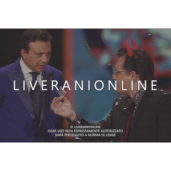 PIERO CHIAMBRETTI - ALESSANDRO CECCHI PAONE ( con in mano un preservativo) TRASMISSIONE TV: \' CHIAMBRETTI NIGHT\' © ANTONIO SORANO - AG. ALDO LIVERANI SAS