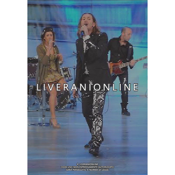 TRASMISSIONE TV: \' QUESTA DOMENICA\' NELLA FOTO: POVIA © MASSIMO BRUNI - AG. ALDO LIVERANI SAS