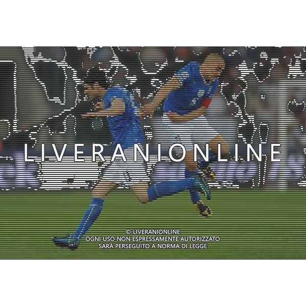 Qualificazioni ai Mondiali Sud Africa 2010 Gruppo 8 Bari - 01.04.2009 Italia-Eire Repubblica d\'Irlanda Nella Foto: ESULTANZA DOPO IL GOL DI VINCENZO IAQUINTA DEL 1-0 CON CANNAVARO FABIO /Ph.Vitez-Ag. Aldo Liverani