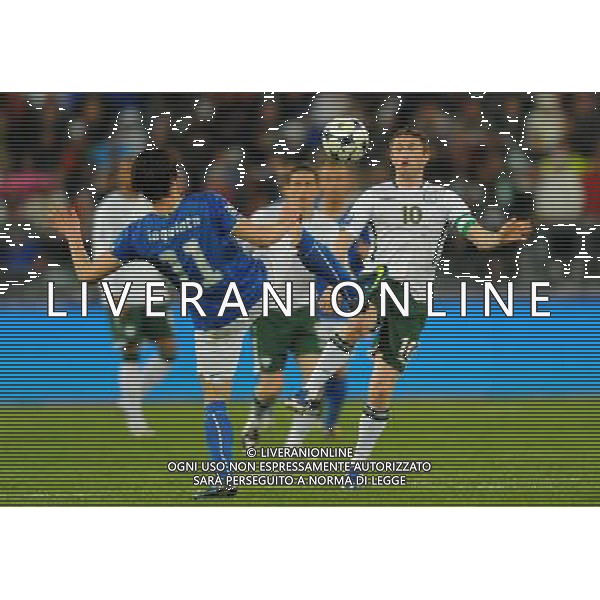 Qualificazioni ai Mondiali Sud Africa 2010 Gruppo 8 Bari - 01.04.2009 Italia-Eire Repubblica d\'Irlanda Nella Foto: VINCENZO IAQUINTA-KEANE ROBBIE /Ph.Vitez-Ag. Aldo Liverani