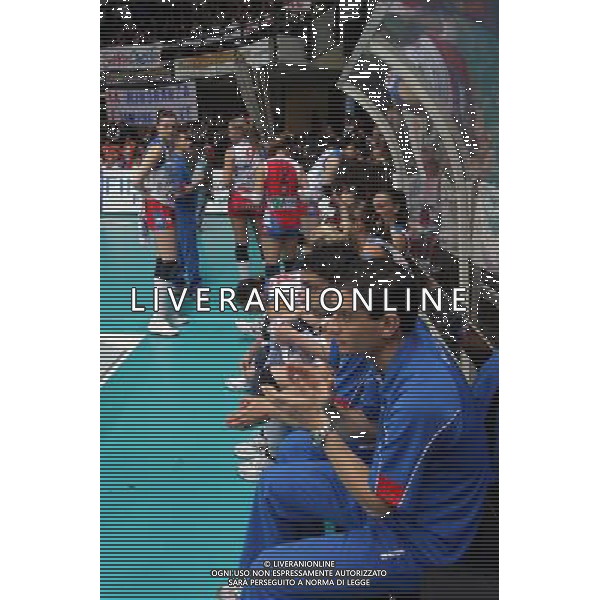 Foppapedretti Bergamo - Scavolini Pesaro Volley Pallavolo Femminile 11a Giornata di ritorno 01/04/2009 nella foto l\'allenatore Lorenzo Micelli nella panchina della foppapedretti ph Pasinetti/Ag. Aldo Liverani Sas