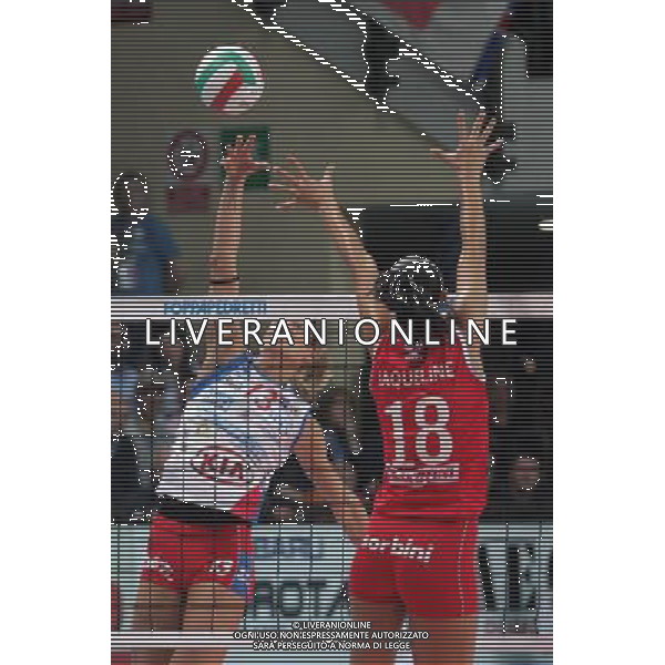 Foppapedretti Bergamo - Scavolini Pesaro Volley Pallavolo Femminile 11a Giornata di ritorno 01/04/2009 nella foto Valentina Arrighetti in schiacciata ph Pasinetti/Ag. Aldo Liverani Sas