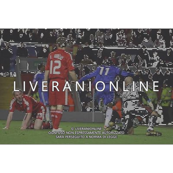 Didier Drogba of Chelsea makes 3-1 and celebrates : Liverpool fc vs Chelsea fc at Anfield Stadium in Liverpool for the 1st Leg of UEFA Champions League Q.o.F. on 08/04/2009. ph.agenzia aldo liverani sas only for italy