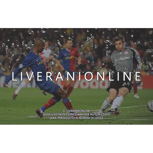 firo Fussball, Fu§ball : 08.04.2009 CL, Champions League : Saison 2008/09 FC Barcelona - FC Bayern MŸnchen 4:0 Das Tor zum 2:0 durch Samuel Eto\'o gegen Torwart BUTT PH.AG ALDO LIVERANI SAS only for italy 