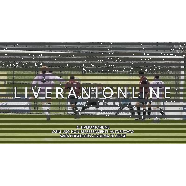 11/04/2009 legnano lega pro girone a sport calcio Legnano-Reggiana nella foto: il gol di nizzetto ph.ag.aldo liverani sas 