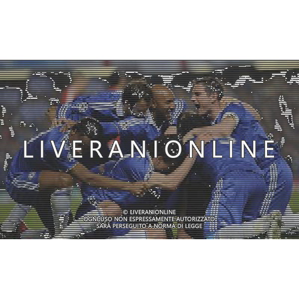 14/4/2009.STAMFORD BRIDGE.CHAMPIONS LEAGUE. QUARTER FINAL 2ND LEG.CHELSEA V LIVERPOOL. GOALSCORER ALEX IS BURIED UNDER CHELSEA PLAYERS AS THEY CELEBRATE 2ND GOAL 2-2 ph ag.aldo iverani sas ONLY ITALY