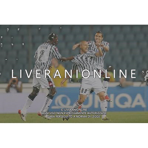 UDINE 16/04/2009 UEFA CUP QUARTER-FINAL 2ND LEG UDINESE-WERDER BREMEN NELLA FOTO:L\'ESULTANZA DI GOKHAN INLER DOPO IL GOL FOTO PAOLA GARBUIO/AG.ALDO LIVERANI