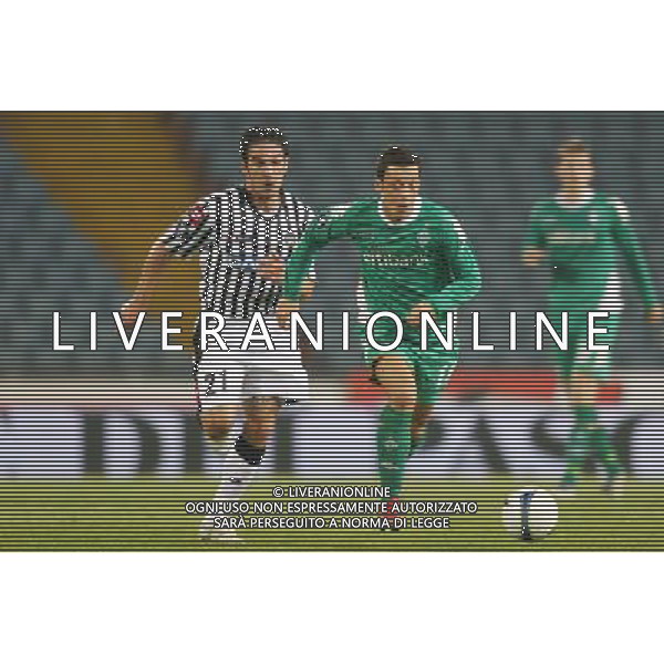 UDINE 16/04/2009 UEFA CUP QUARTER-FINAL 2ND LEG UDINESE-WERDER BREMEN NELLA FOTO:MESUT OZIL E GAETANO D\'AGOSTINO FOTO PAOLA GARBUIO/AG.ALDO LIVERANI