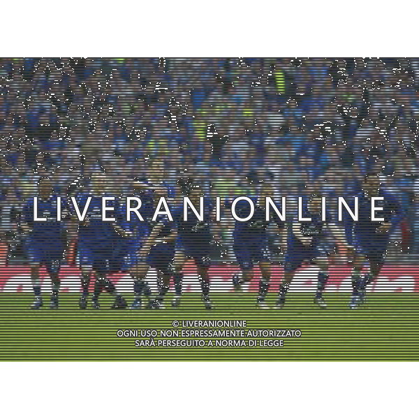 Everton celebrate after beating Manchester United in a Penalty shootout. Everton v Manchester United, FA Cup Semi Final, Wembley Stadium 19/04/09. ph ag. aldo liverani sas only italy