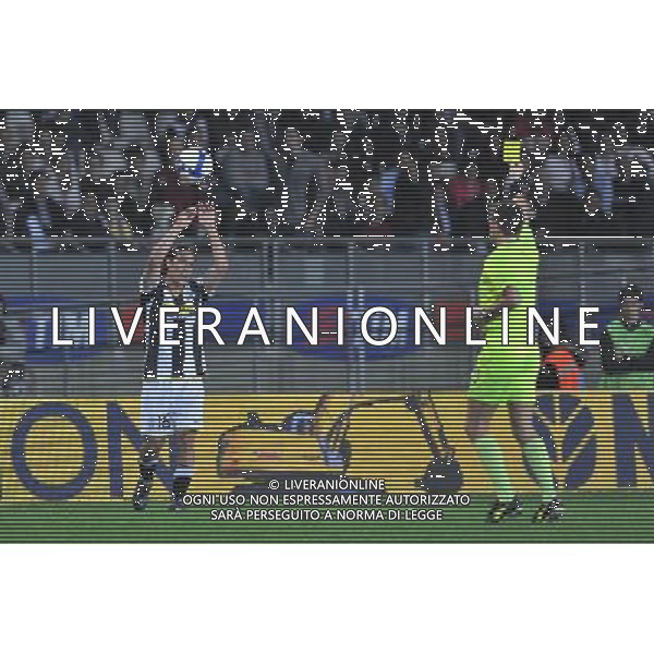22-04-2009 Torino Sport Calcio Juventus Lazio Coppa Italia Tim 2008/2009 Nella foto: l\'arbiro rizzoli ammonisce mauro german camoranesi ph.viganti/ag ALDO LIVERANI sas