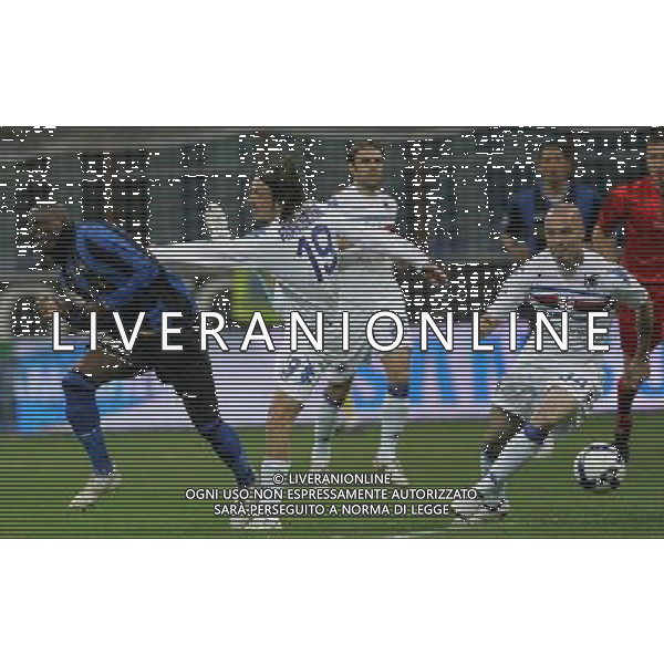 milano 23/04/2009 calcio sport coppa tim 2008/2009 semifinale di ritorno inter sampdoria nella foto: mario balotelli e daniele franceschini ph.luzzani/ag aldo liverani sas