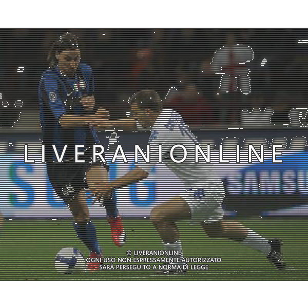 milano 23/04/2009 calcio sport coppa tim 2008/2009 semifinale di ritorno inter sampdoria nella foto: zlatan ibrahimovic e campagnaro hugo ph.luzzani/ag aldo liverani sas