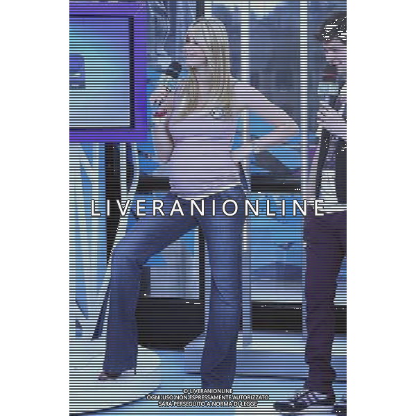 TRASMISSIONE TV: \' TRL LIVE@MTV\' NELLA FOTO: ELENA SANTARELLI INCINTA © ANTONIO SORANO - AG. ALDO LIVERANI SAS