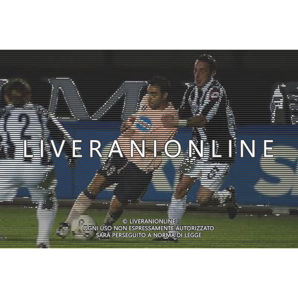 Siena 25/11/2003 Siena-Juventus Ottavi di Finale della Tim Cup Nella foto: Miccoli Fabrizio contro Cirillo Bruno.* Ph Gianni Nucci/Aldo Liverani