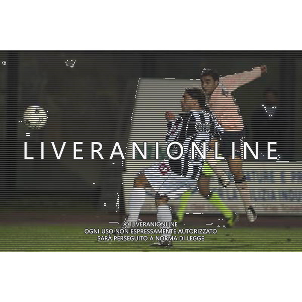 Siena 25/11/2003 Siena-Juventus Ottavi di Finale della Tim Cup Nella foto: Miccoli Fabrizio contro Cufr Leandro.* Ph Gianni Nucci/Aldo Liverani