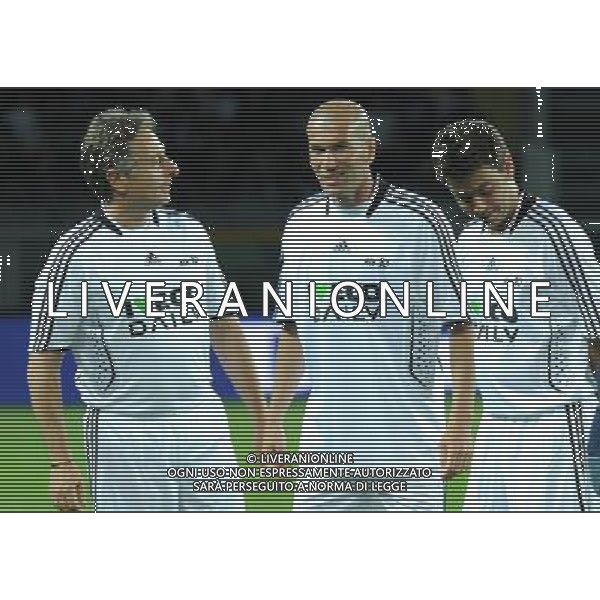 TORINO 18/5/2009 PARTITA DEL CUORE A FAVORE DEI TERREMOTATI D\' ABRUZZO NAZIONALE CANTANTI VS AMICI DI ALEX DEL PIERO NELLA FOTO PAOLO BONOLIS, ZINEDINE ZIDANE E ANDREA AGNELLI FOTO ROMANO/AG ALDO LIVERANI