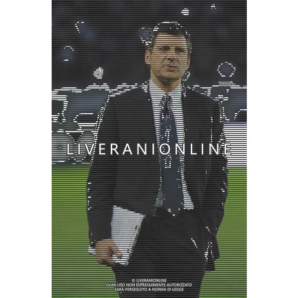 TORINO 18/5/2009 PARTITA DEL CUORE A FAVORE DEI TERREMOTATI D\' ABRUZZO NAZIONALE CANTANTI VS AMICI DI ALEX DEL PIERO NELLA FOTO FABRIZIO FRIZZI FOTO ROMANO/AG ALDO LIVERANI