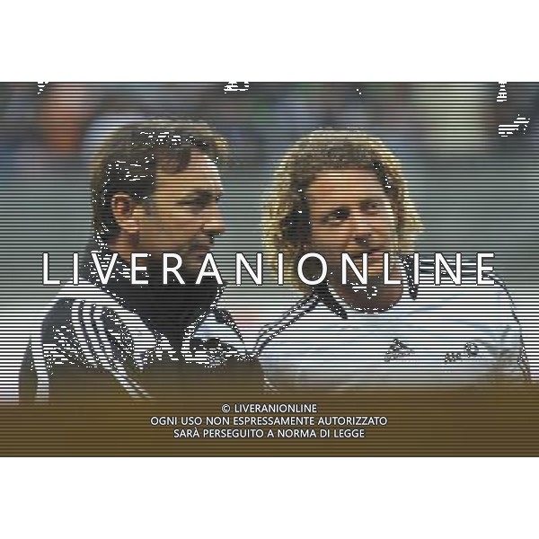 TORINO 18/5/2009 PARTITA DEL CUORE A FAVORE DEI TERREMOTATI D\' ABRUZZO NAZIONALE CANTANTI VS AMICI DI ALEX DEL PIERO NELLA FOTO MASSIMO MAURO E LAPO ELKANN FOTO ROMANO/AG ALDO LIVERANI