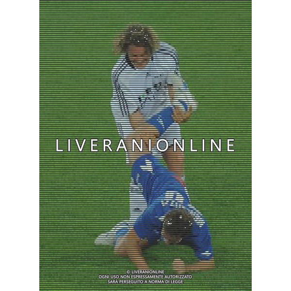 TORINO 18/5/2009 PARTITA DEL CUORE A FAVORE DEI TERREMOTATI D\' ABRUZZO NAZIONALE CANTANTI VS AMICI DI ALEX DEL PIERO NELLA FOTO PAOLO MENEGUZZI E LAPO ELKANN FOTO ROMANO/AG ALDO LIVERANI