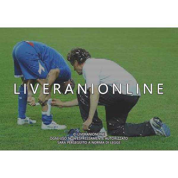 TORINO 18/5/2009 PARTITA DEL CUORE A FAVORE DEI TERREMOTATI D\' ABRUZZO NAZIONALE CANTANTI VS AMICI DI ALEX DEL PIERO NELLA FOTO EROS RAMAZZOTTI FOTO ROMANO/AG ALDO LIVERANI