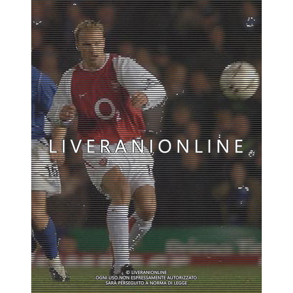 ARSENAL CALCIO 2003/2004 NELLA FOTO Dennis Bergkamp ARSENAL CALCIO FOTO MARCELLO POZZETTI-AGENZIA ALDO LIVERANI