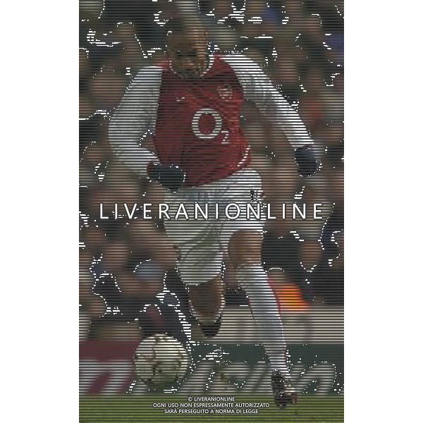 ARSENAL CALCIO 2003/2004 NELLA FOTO Thierry Henry ARSENAL CALCIO FOTO MARCELLO POZZETTI-AGENZIA ALDO LIVERANI
