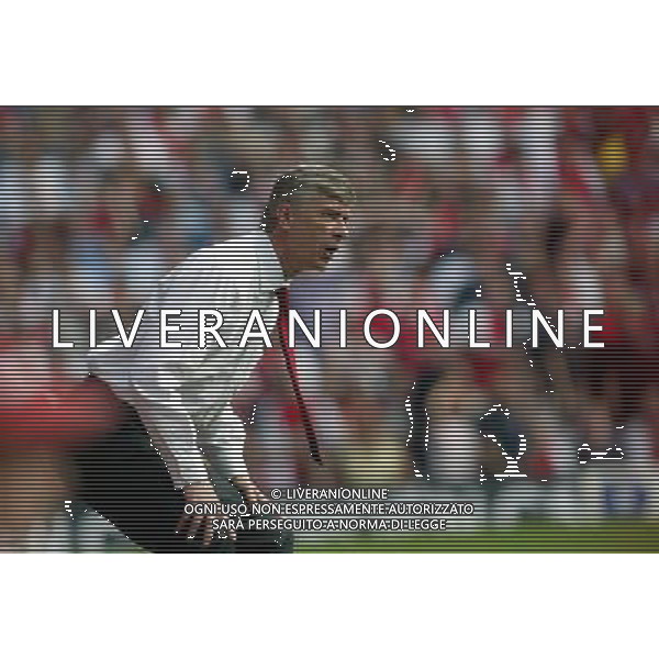 ARSENAL CALCIO 2003/2004 NELLA FOTO ARSEN WENGER ALLENATORE ARSENAL CALCIO FOTO MARCELLO POZZETTI-AGENZIA ALDO LIVERANI