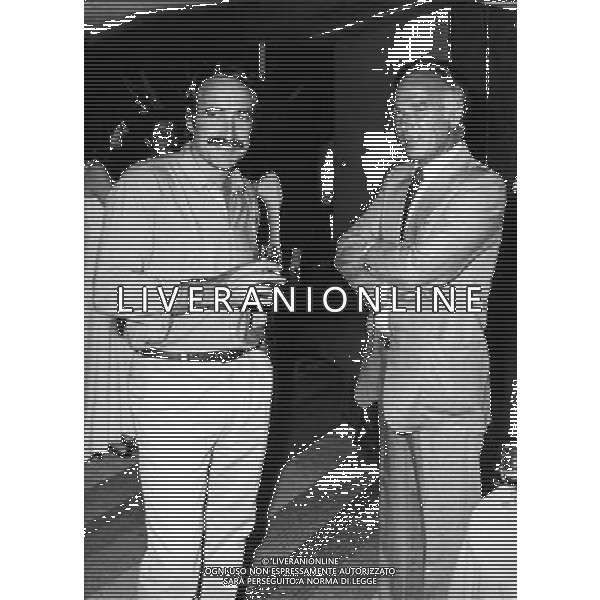 Lo scrittore e giornalista Nantas Salvalaggio con Clay Regazzoni ©Archivio Giovanni Liverani/Agenzia Aldo Liverani Sas retrospettiva