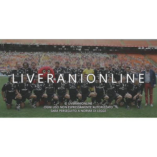 Partita del Fair Play Team a sostegno dell\' Associazione Sclerosi Multipla e Abruzzo nel Cuore allo Stadio Meazza di San Siro Milano 01/06/2009 nella foto la formazione della nazionale calcio tv ©Luzzani/Agenzia Aldo Liverani Sas