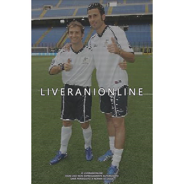 Partita del Fair Play Team a sostegno dell\' Associazione Sclerosi Multipla e Abruzzo nel Cuore allo Stadio Meazza di San Siro Milano 01/06/2009 nella foto jarno trulli e fabio grosso ©Luzzani/Agenzia Aldo Liverani Sas