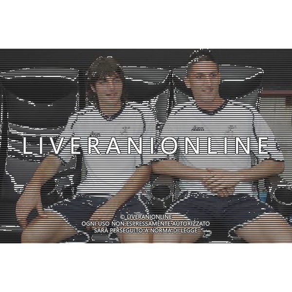 Partita del Fair Play Team a sostegno dell\' Associazione Sclerosi Multipla e Abruzzo nel Cuore allo Stadio Meazza di San Siro Milano 01/06/2009 nella foto paolo de ceglie e macheda ©Luzzani/Agenzia Aldo Liverani Sas