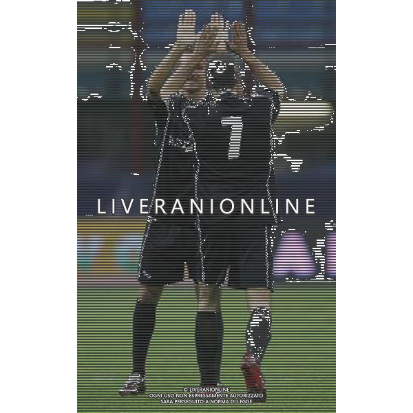 Partita del Fair Play Team a sostegno dell\' Associazione Sclerosi Multipla e Abruzzo nel Cuore allo Stadio Meazza di San Siro Milano 01/06/2009 nella foto l\'esultanza di max laudadio e domenico criscito ©Luzzani/Agenzia Aldo Liverani Sas
