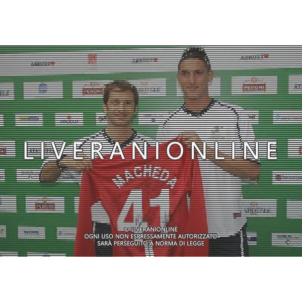 Milano 01-06-2009 partita di beneficenza allo stadio G. Meazza associazione nazionale calcio tv-fair play imprenditori nella foto jarno trulli e federico macheda ph marco luzzani/ag aldo liverani s.a.s.