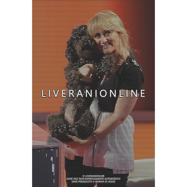 MILANO 31/5/2009 STUDI RAI DI CORSO SEMPIONE ULTIMA PUNTATA DELLA TRASMISSIONE TELEVISIVA: -CHE TEMPO CHE FA- NELLA FOTO LUCIANA LITTIZZETTO CON IL SUO CANE FOTO ROMANO/AG ALDO LIVERANI