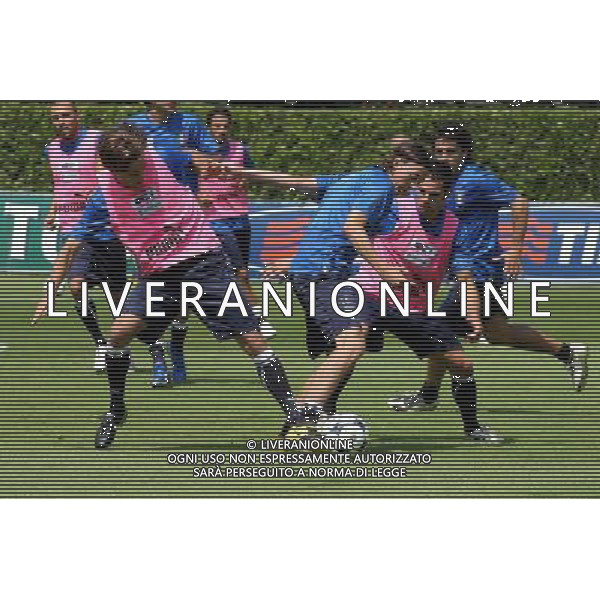 COVERCIANO, 3 GIUGNO 2009 RADUNO DELLA NAZIONALE ITALIANA DI CALCIO NELLA FOTO: MONTOLIVO FRA GALLOPPA E PELLISSIER FOTO AG. A. LIVERANI SAS