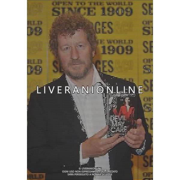 Sebastian Faulks was in Selfridges in Oxford St to sign copies of the paperback version of his James bond novel \'Devil May Care\' © David Wimsett - Uppa - Photoshot - Ag. Aldo Liverani sas ITALY ONLY