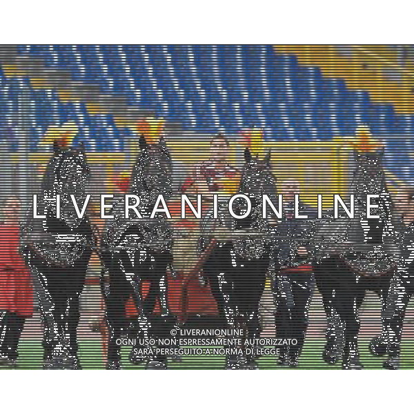 Roma - 05/06/2009 - Stadio Olimpico - Partita di addio al calcio giocato di Vincent Candela - Roma Campione d\'Italia 2000/2001 vs Francia Campione del mondo 1998 - nella foto: francesco Totti sulla biga ph. Corradetti / ag. Aldo Liverani Sas 