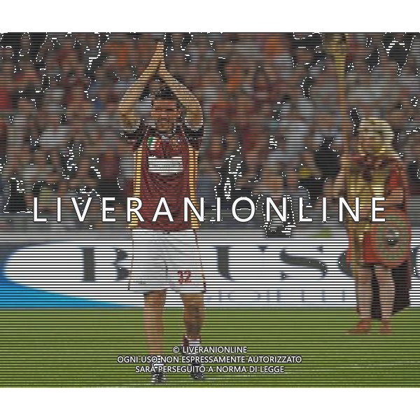 Roma - 05/06/2009 - Stadio Olimpico - Partita di addio al calcio giocato di Vincent Candela - Roma Campione d\'Italia 2000/2001 vs Francia Campione del mondo 1998 - nella foto: vincent Candela ph. Corradetti / ag. Aldo Liverani Sas 