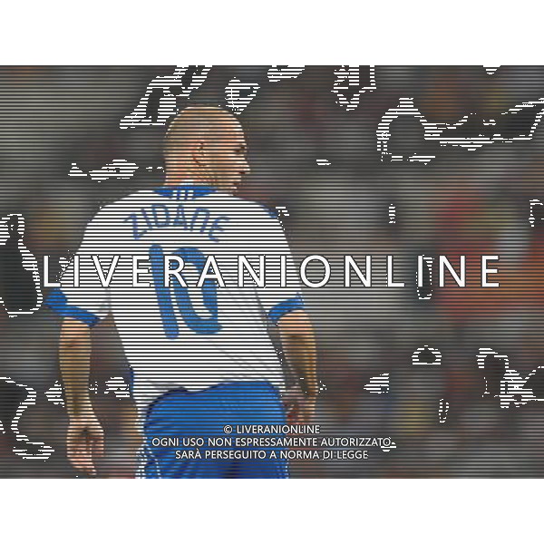 Roma - 05/06/2009 - Stadio Olimpico - Partita di addio al calcio giocato di Vincent Candela - Roma Campione d\'Italia 2000/2001 vs Francia Campione del mondo 1998 - nella foto: zinedine zidane ph. Corradetti / ag. Aldo Liverani Sas 