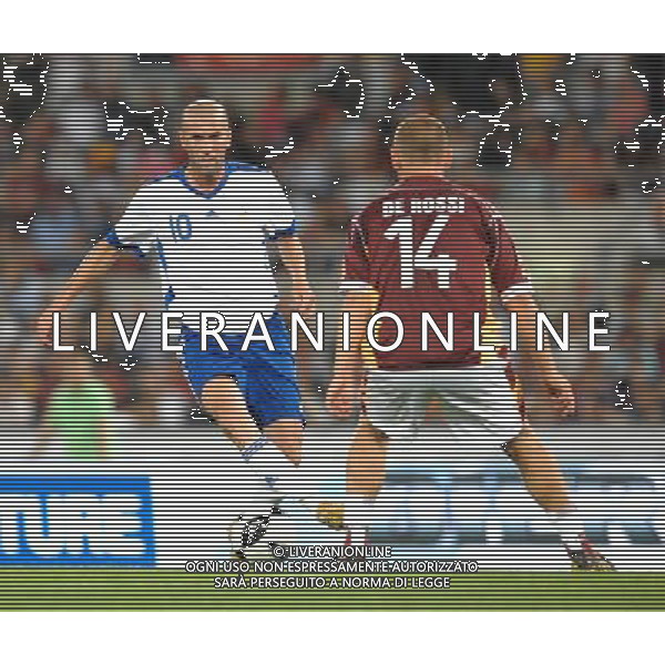 Roma - 05/06/2009 - Stadio Olimpico - Partita di addio al calcio giocato di Vincent Candela - Roma Campione d\'Italia 2000/2001 vs Francia Campione del mondo 1998 - nella foto: Zinedine zidane e daniele de rossi ph. Corradetti / ag. Aldo Liverani Sas 