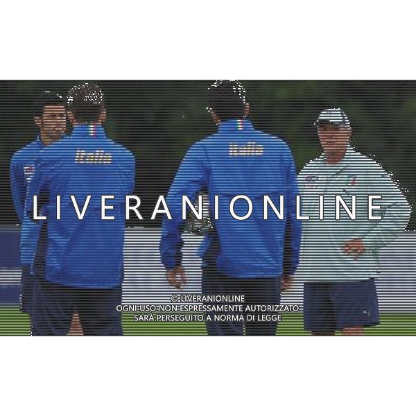 Preparazione alla Conferedation Cup Sud Africa 2009 Ritiro a Coverciano Coverciano(FI) - 07.06.2009 Allenamento Nella Foto:LIPPI MARCELLO PARLA AL GRUPPO /Ph.Vitez-Ag. Aldo Liverani