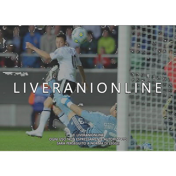 17¡ UEFA European U21 Championship 2007/2009 MD1 Goteborg - Svezia 15.06.2009 Spagna - Germania Europei Under 21 Nella Foto: MIRACOLOSA PARATA DI ASENJO SU OZIL /Ph.Vitez-Ag. Aldo Liverani