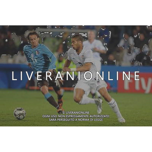 gilardino alberto(Italy )onyewu oguchi(usa) JUNE 15, 2009 - Football : fifa confederation cup south africa 2009 ,Group Stage B, final match between USA 1-3 Italy at Loftus Versfeld Stadium ,Pretoria, South Africa Usa - Italia Fifa Confederation Cup Sud Africa 15/06/2009 ©Agenzia Aldo Liverani Sas