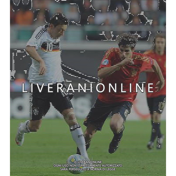 17¡ UEFA European U21 Championship 2007/2009 MD1 Goteborg - 15.06.2009 Spagna-Germania Nella Foto:OZIL MESUT-JAVI MARTINEZ /Ph.Vitez-Ag. Aldo Liverani