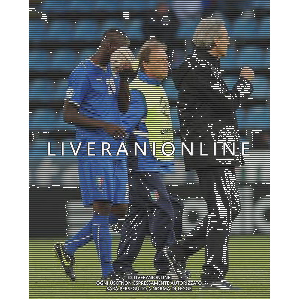 17¡ UEFA European U21 Championship 2007/2009 MD1 GroupA Helsingborg - Svezia 16.06.2009 Italia - Serbia Europei Under 21 Nella Foto: MARIO BALOTELLI ESCE MALCONCIO /Ph.Vitez-Ag. Aldo Liverani