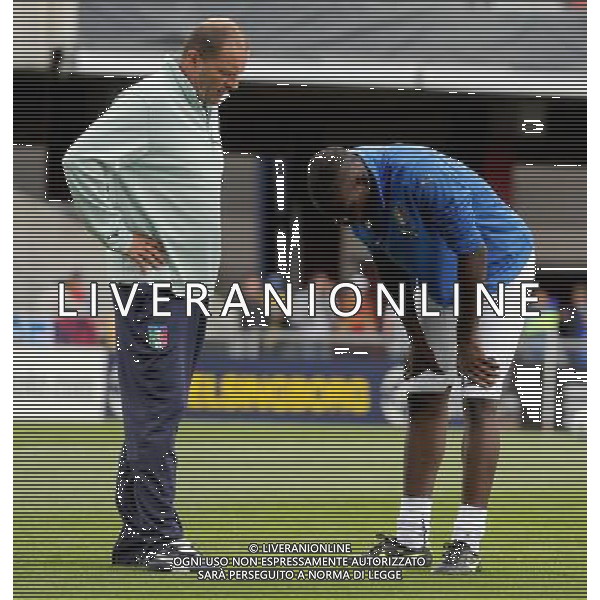17¡ UEFA European U21 Championship 2007/2009 MD2 GroupA Helsingborg - 19.06.2009 Svezia-Italia Nella Foto:MARIO BALOTELLI INFORTUNATO PROVA PRIMA DELLA PARTITA /Ph.Vitez-Ag. Aldo Liverani